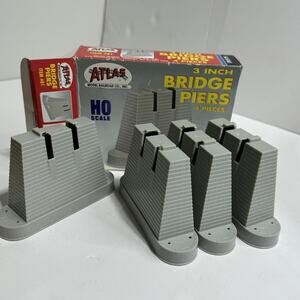 Atlas Item #81 HO Scale 3 Inch Bridge Piers 4 Pieces Model Railroad Co NOS New